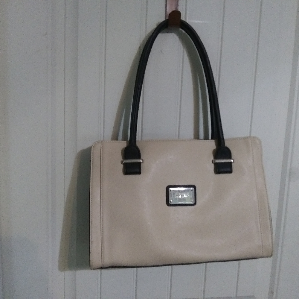 nine west brand tan and black